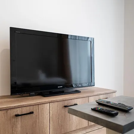 Inviting By Bookinghost