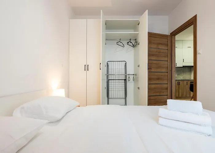 아파트 Inviting By Bookinghost